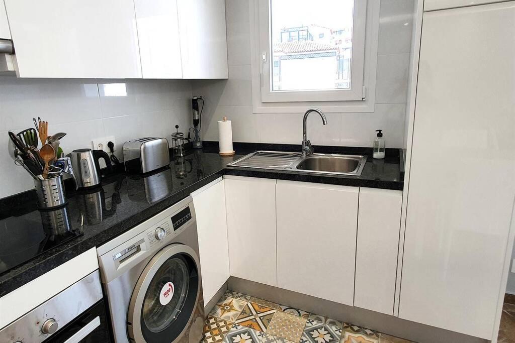 Modern Two Bedroom In Centre